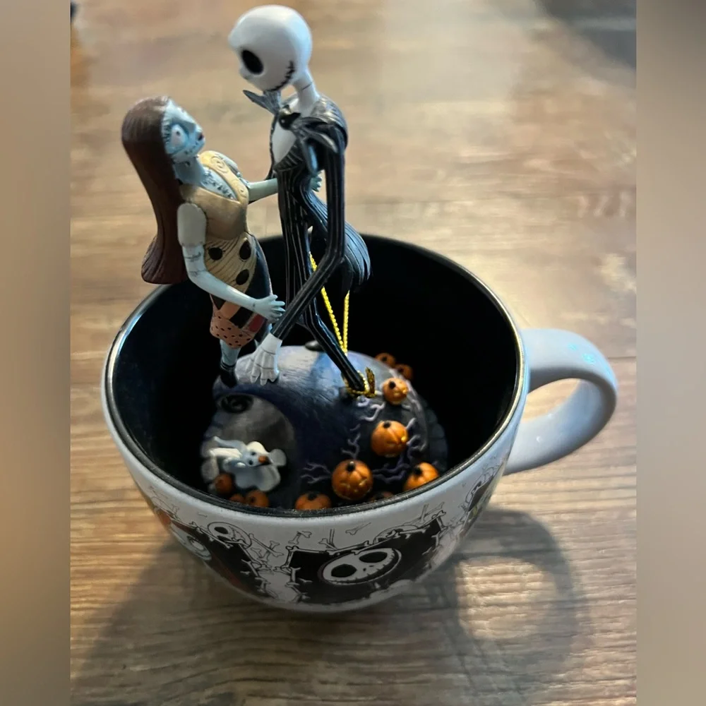 BROKEN The Bradford Exchange Nightmare Before Christmas Bundle - Picture 7 of 9